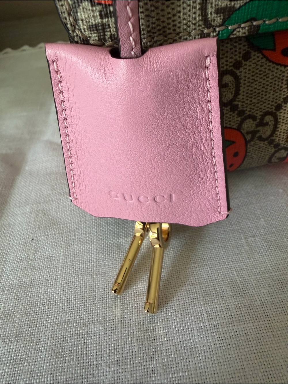 Gucci Strawberry Print GG Crossbody - Picture 4 of 7